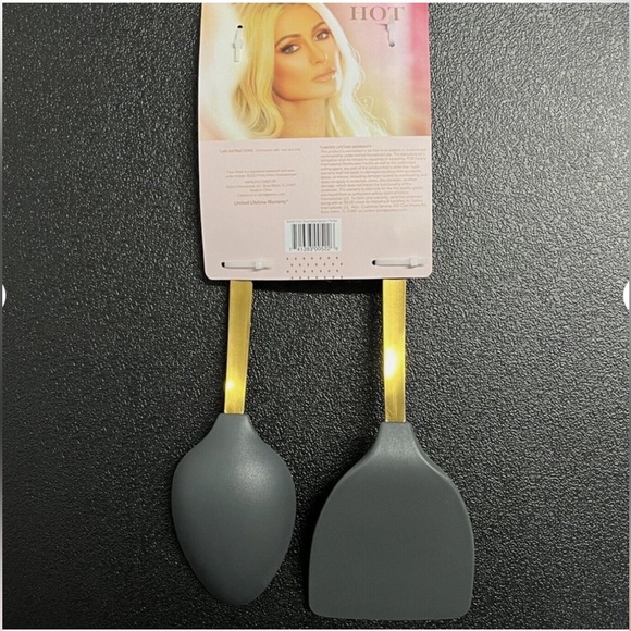 NWT Paris Hilton Pink 9 inch Cake Pan & 2 PIECE TOOL SET - Gold Spoon & Turner - Picture 2 of 16